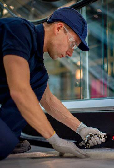 img_maintenance new offering_professional personnel 2