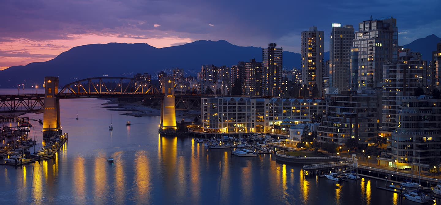 img_banner-vancouver-skyline-at-night 1440 x 670